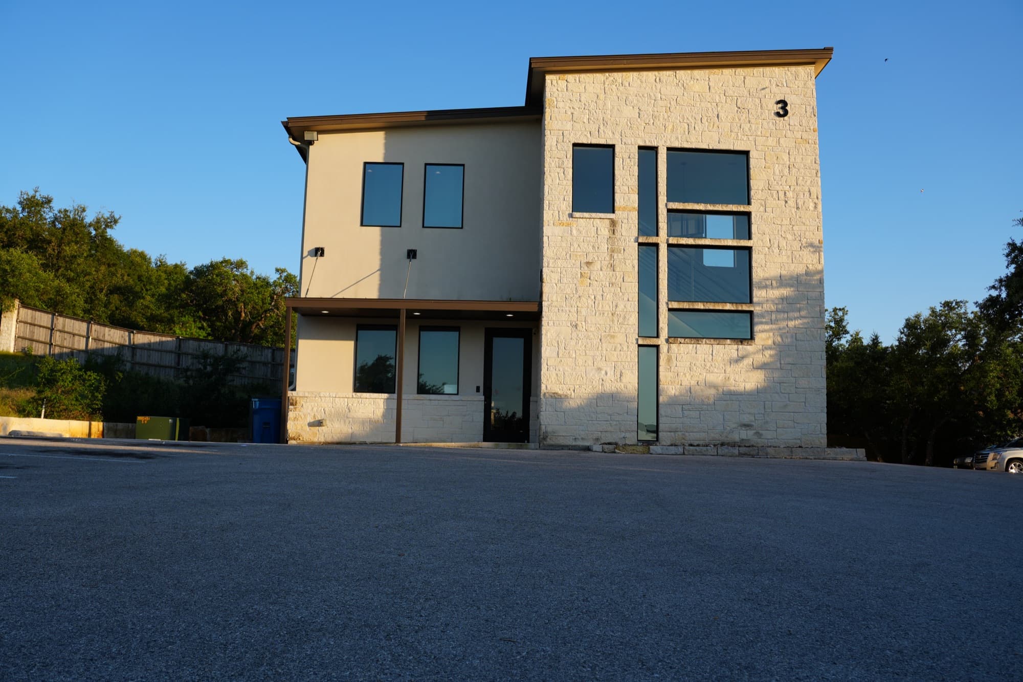 Building 3 — the south executive office suite building at 8000 Fair Oaks Pkwy