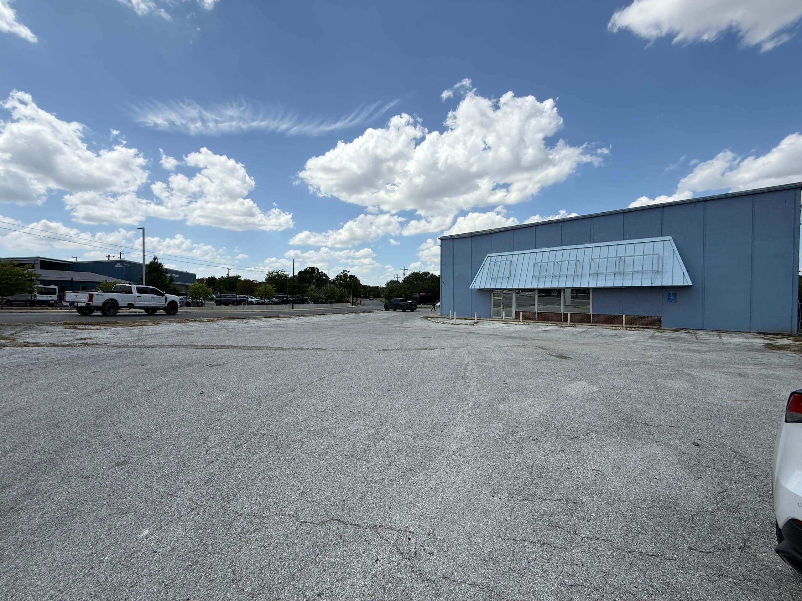 2727 Mossrock – Office in San Antonio, TX
