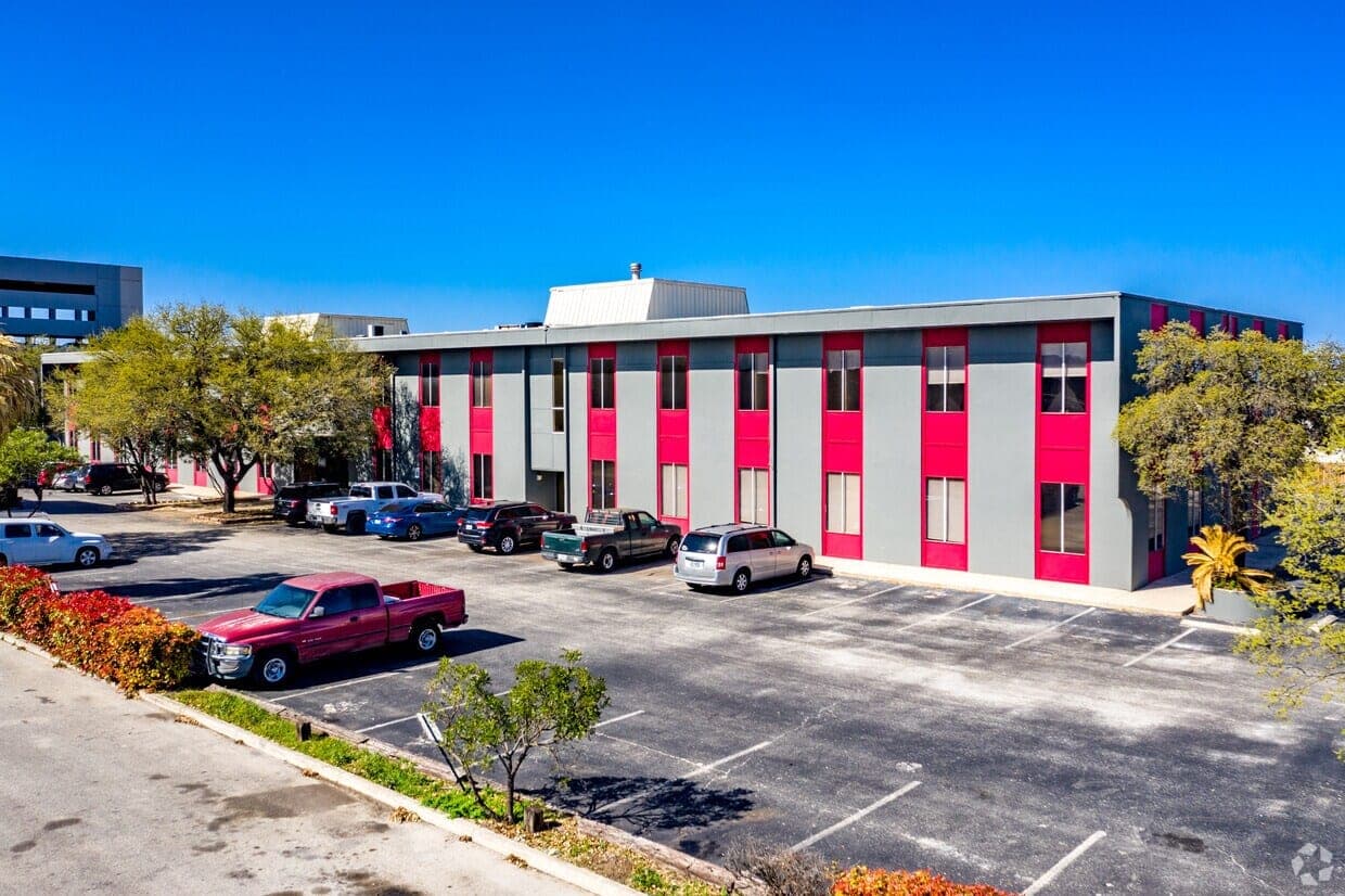 8026 Vantage Dr – Office in San Antonio, TX